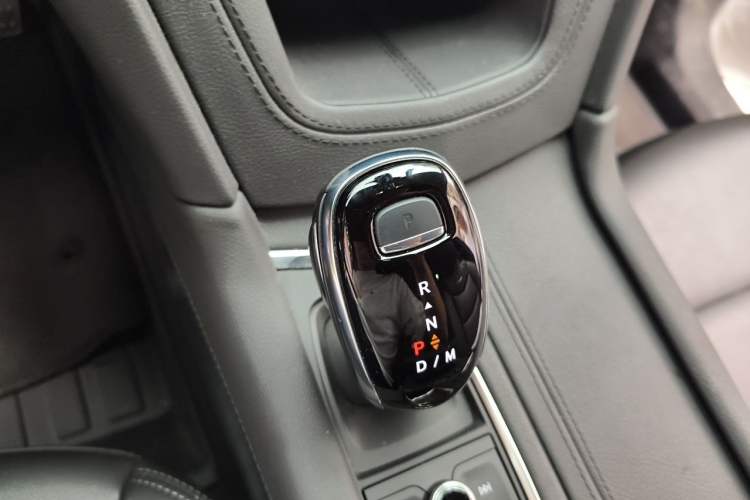 Used Cadillac XT5 2023 2.0T Two-Wheel-Drive Fashion Edition Gear Lever