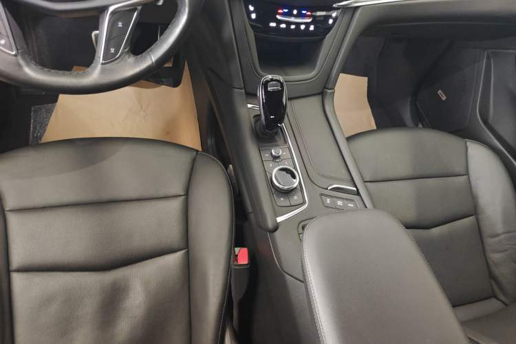 Used Cadillac XT5 2023 2.0T Four-Wheel Drive Prestige Version (Ultimate Edition) Gear Lever