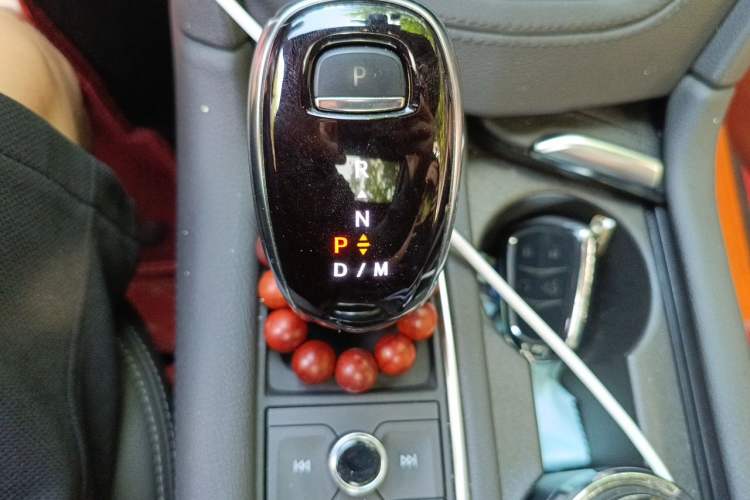 Used Cadillac XT5 2023 2.0T Two-Wheel-Drive Fashion Edition Gear Lever