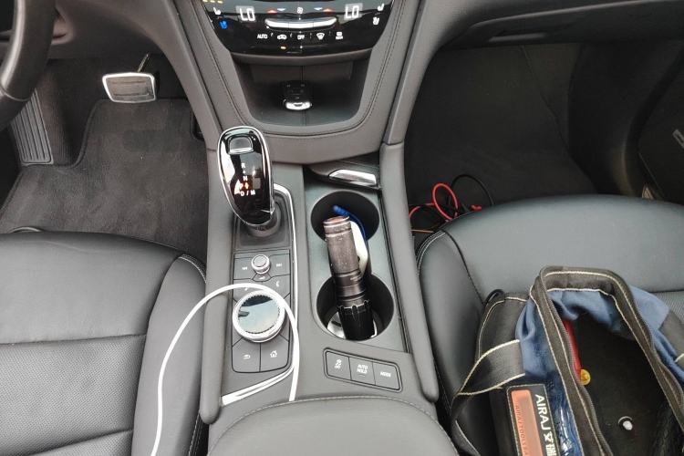Used Cadillac XT5 2023 2.0T Four-Wheel Drive Prestige Version (Ultimate Edition) Gear Lever