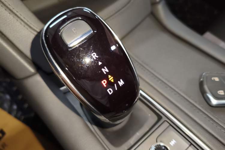 Used Cadillac XT5 2023 2.0T Two-Wheel-Drive Fashion Edition Gear Lever