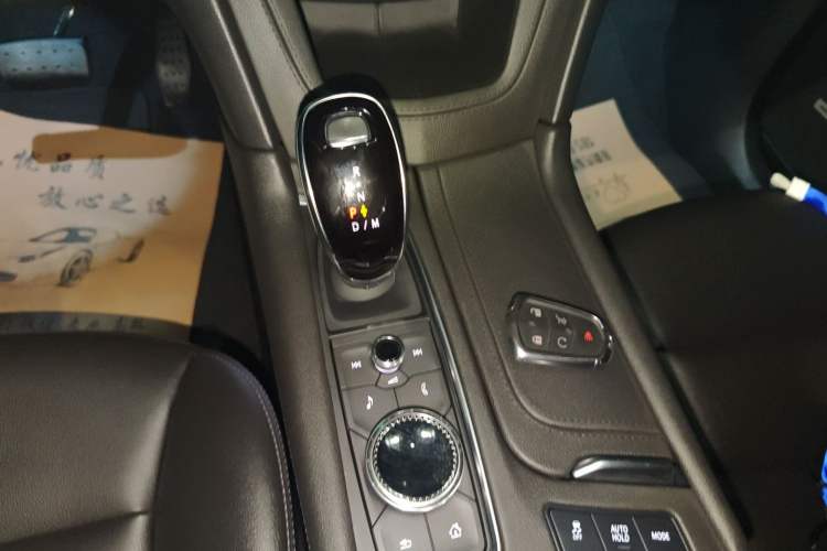 Used Cadillac XT5 2023 2.0T Two-Wheel-Drive Fashion Edition Gear Lever