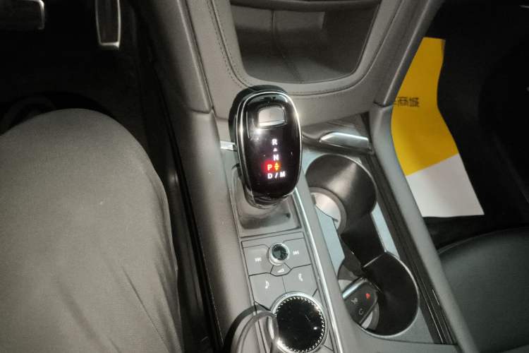 Used Cadillac XT5 2023 2.0T Four-Wheel Drive Prestige Version (Ultimate Edition) Gear Lever