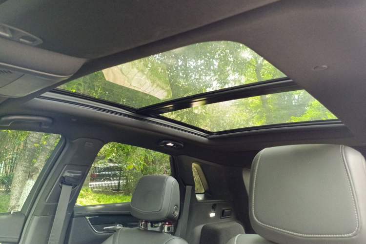 Used Cadillac XT5 2023 2.0T Two-Wheel-Drive Fashion Edition Headliner