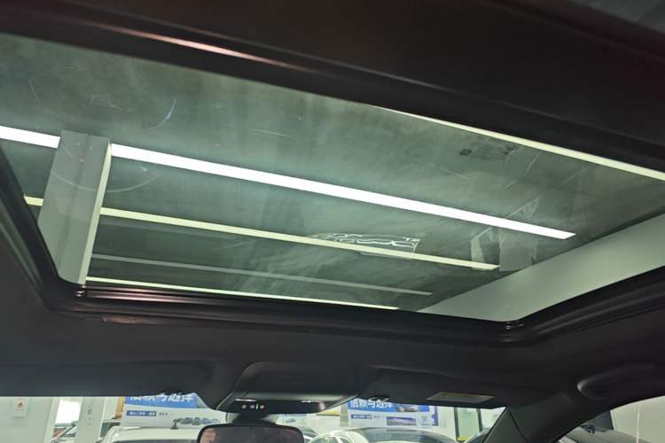 Used Cadillac XT5 2023 2.0T Two-Wheel-Drive Fashion Edition Headliner