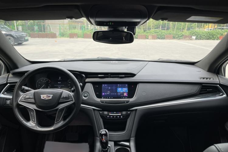 Used Cadillac XT5 2023 2.0T Two-Wheel-Drive Fashion Edition Interior 2