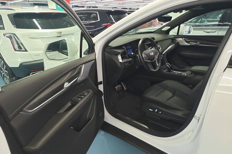 Used Cadillac XT5 2023 2.0T Four-Wheel Drive Prestige Version (Ultimate Edition) Interior 3