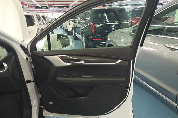 Used Cadillac XT5 2023 2.0T Four-Wheel Drive Prestige Version (Ultimate Edition) Interior 5