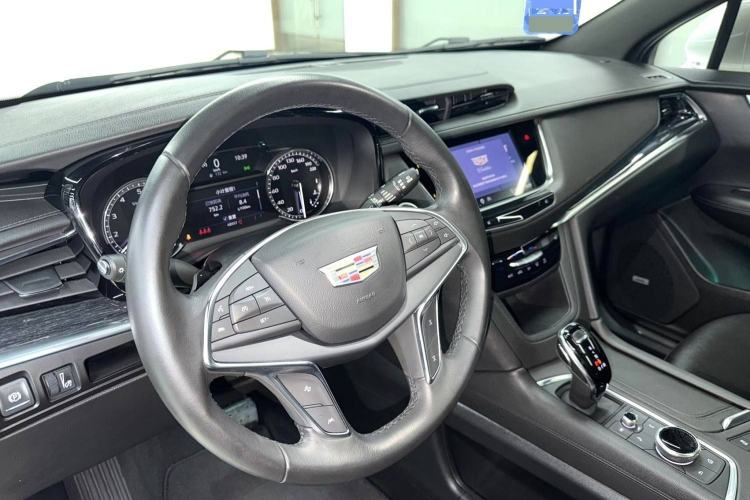 Used Cadillac XT5 2023 2.0T Two-Wheel-Drive Fashion Edition Interior 5