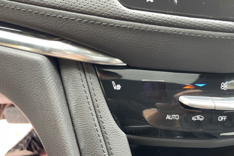 Used Cadillac XT5 2023 2.0T Two-Wheel-Drive Fashion Edition Interior 5