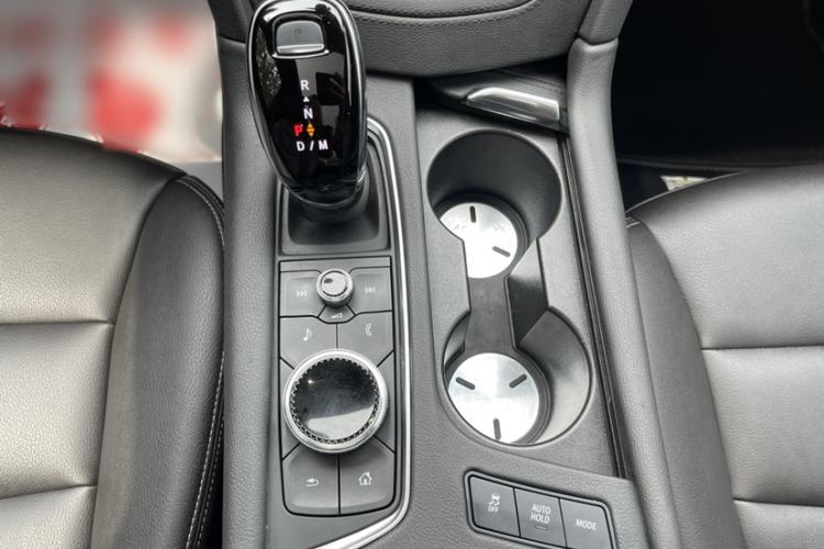 Used Cadillac XT5 2023 2.0T Two-Wheel-Drive Fashion Edition Interior 6