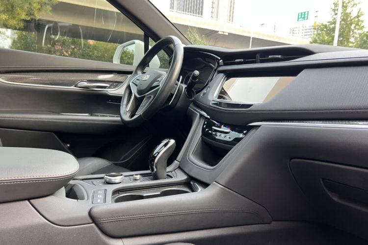 Used Cadillac XT5 2023 2.0T Four-Wheel Drive Prestige Version (Ultimate Edition) Interior 9