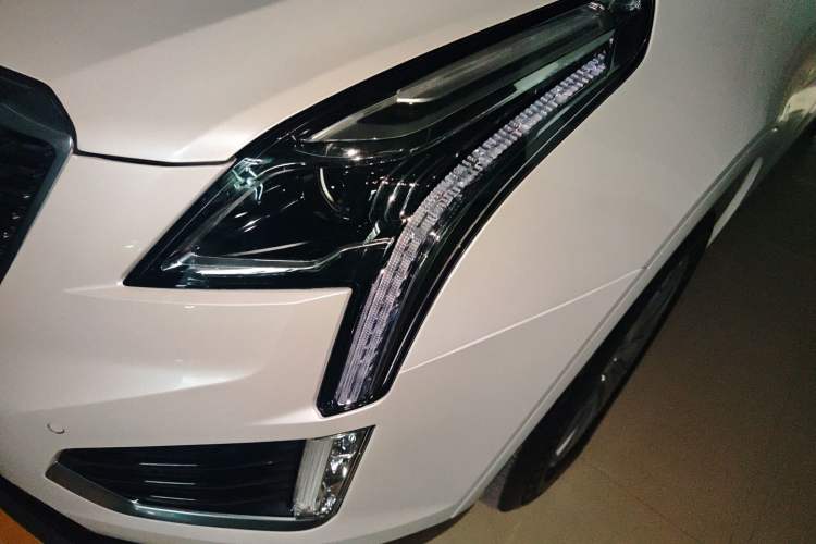 Used Cadillac XT5 2023 2.0T Two-Wheel-Drive Fashion Edition Left Front Headlight
