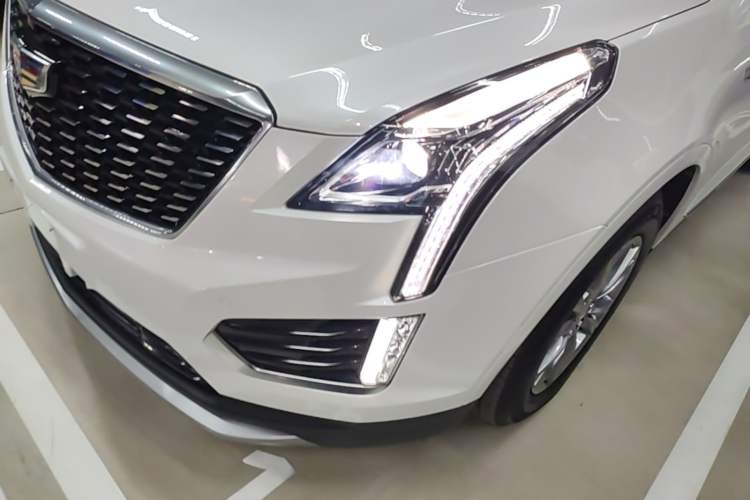 Used Cadillac XT5 2023 2.0T Two-Wheel-Drive Fashion Edition Left Front Headlight