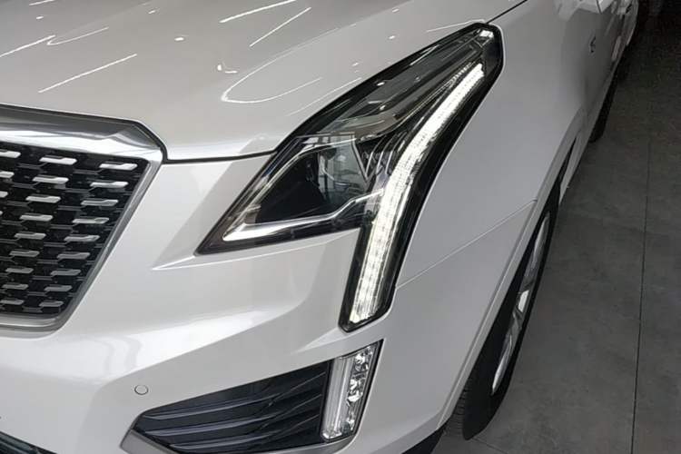 Used Cadillac XT5 2023 2.0T Two-Wheel-Drive Fashion Edition Left Front Headlight