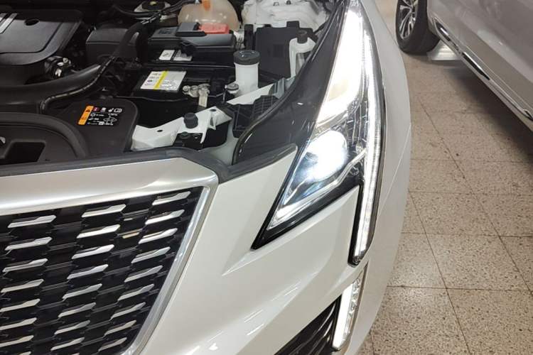 Used Cadillac XT5 2023 2.0T Two-Wheel-Drive Fashion Edition Left Front Headlight