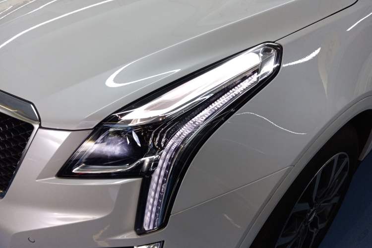 Used Cadillac XT5 2023 2.0T Four-Wheel Drive Prestige Version (Ultimate Edition) Left Front Headlight