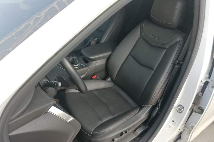 Used Cadillac XT5 2023 2.0T Two-Wheel-Drive Fashion Edition Left Front Seat