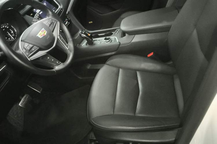 Used Cadillac XT5 2023 2.0T Four-Wheel Drive Prestige Version (Ultimate Edition) Left Front Seat