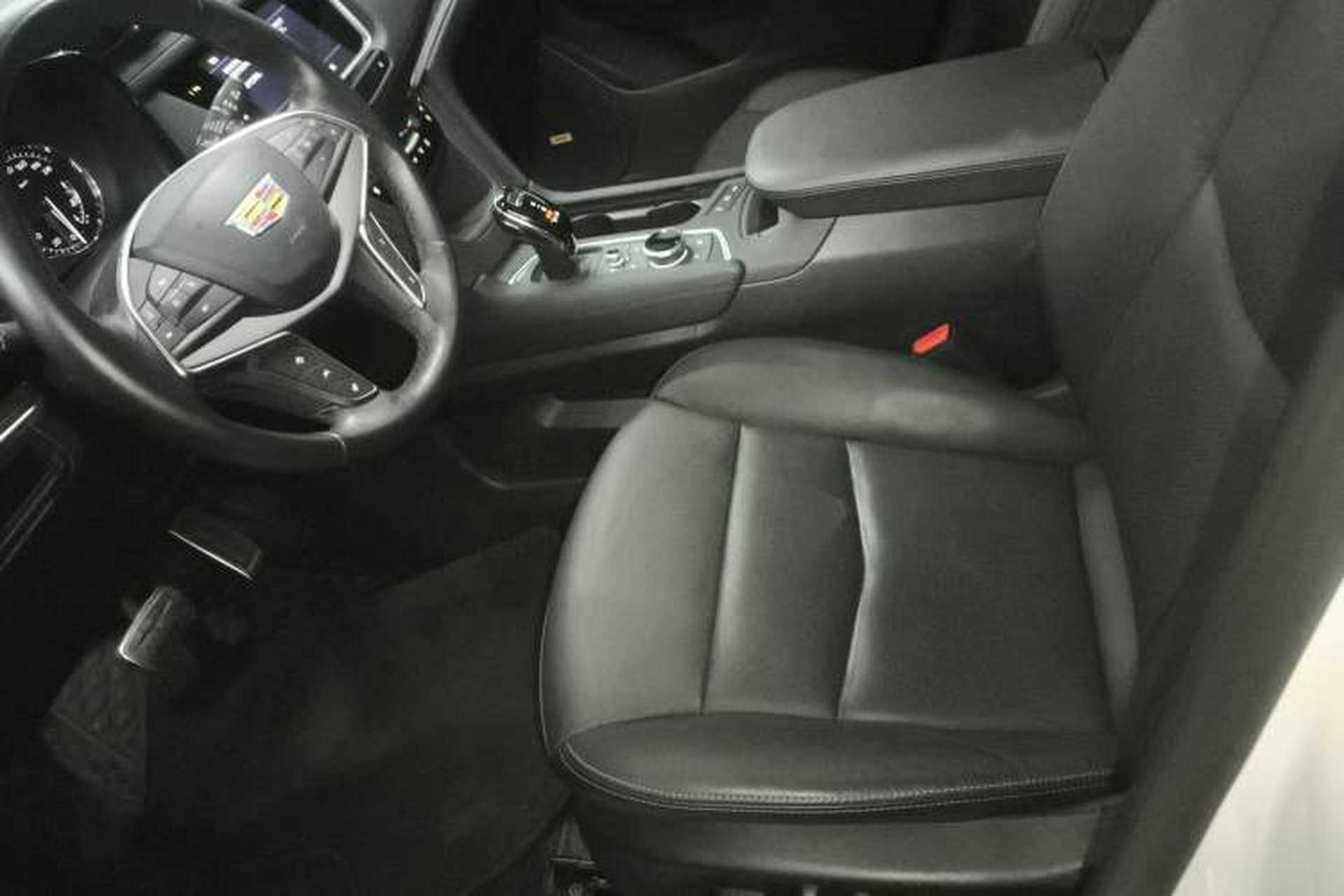 Used Cadillac XT5 2023 2.0T Four-Wheel Drive Prestige Version (Ultimate Edition) Left Front Seat