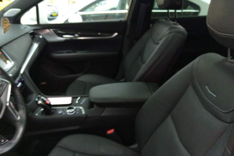 Used Cadillac XT5 2023 2.0T Four-Wheel Drive Prestige Version (Ultimate Edition) Left Front Seat