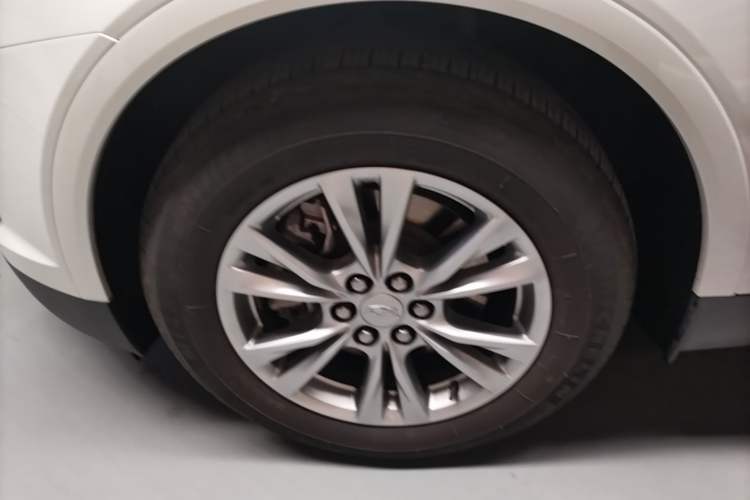 Used Cadillac XT5 2023 2.0T Two-Wheel-Drive Fashion Edition Left Front Wheel Hub