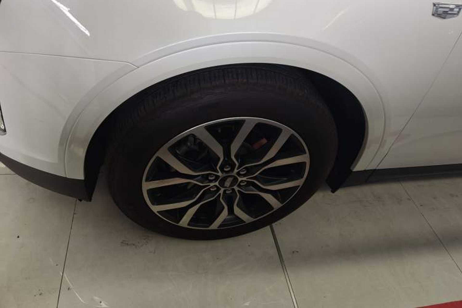 Used Cadillac XT5 2023 2.0T Four-Wheel Drive Prestige Version (Ultimate Edition) Left Front Wheel Hub