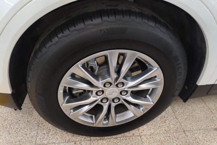 Used Cadillac XT5 2023 2.0T Two-Wheel-Drive Fashion Edition Left Front Wheel Hub