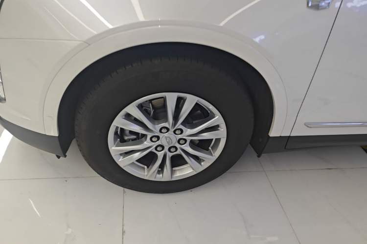 Used Cadillac XT5 2023 2.0T Two-Wheel-Drive Fashion Edition Left Front Wheel Hub