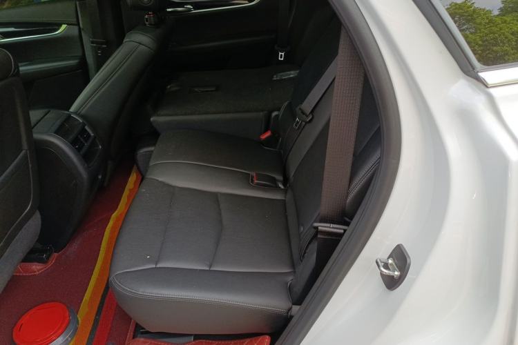 Used Cadillac XT5 2023 2.0T Two-Wheel-Drive Fashion Edition Left Rear Seat