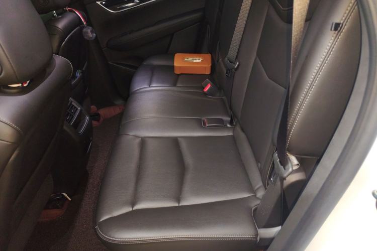 Used Cadillac XT5 2023 2.0T Two-Wheel-Drive Fashion Edition Left Rear Seat