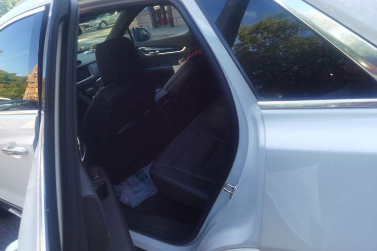 Used Cadillac XT5 2023 2.0T Two-Wheel-Drive Fashion Edition Left Rear Seat