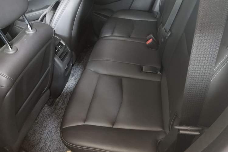 Used Cadillac XT5 2023 2.0T Two-Wheel-Drive Fashion Edition Left Rear Seat