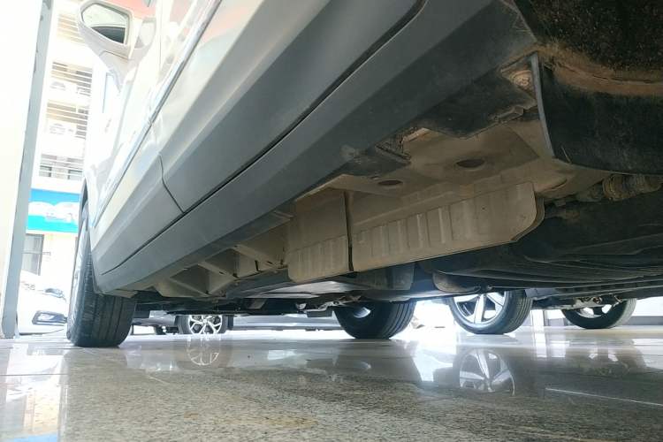 Used Cadillac XT5 2023 2.0T Two-Wheel-Drive Fashion Edition Left Side Sill