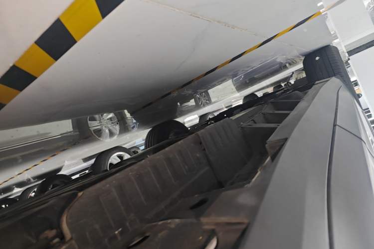 Used Cadillac XT5 2023 2.0T Two-Wheel-Drive Fashion Edition Left Side Sill