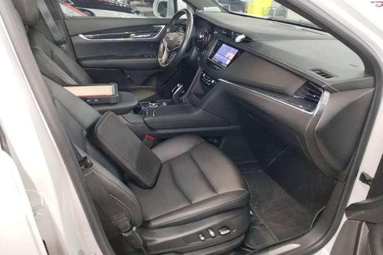 Used Cadillac XT5 2023 2.0T Two-Wheel-Drive Fashion Edition Right Front Seat