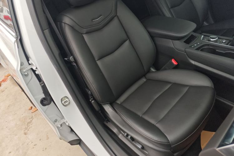 Used Cadillac XT5 2023 2.0T Two-Wheel-Drive Fashion Edition Right Front Seat