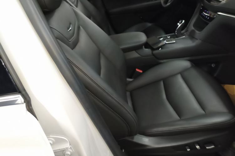 Used Cadillac XT5 2023 2.0T Two-Wheel-Drive Fashion Edition Right Front Seat