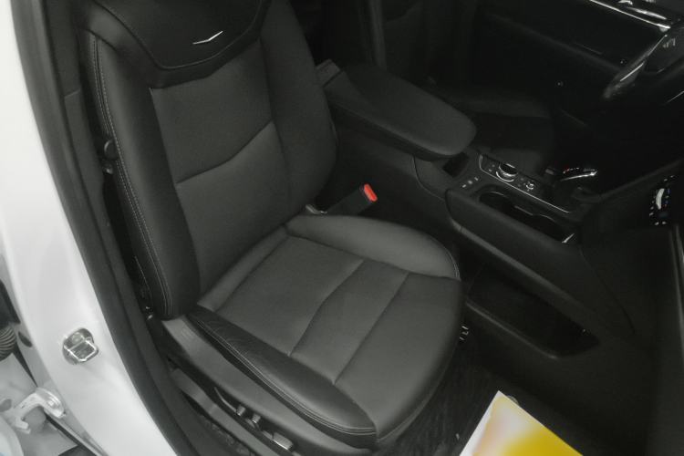 Used Cadillac XT5 2023 2.0T Four-Wheel Drive Prestige Version (Ultimate Edition) Right Front Seat