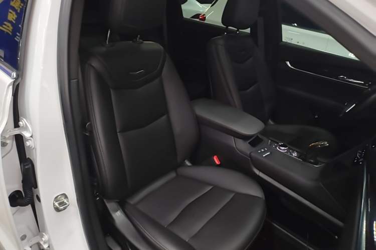 Used Cadillac XT5 2023 2.0T Two-Wheel-Drive Fashion Edition Right Front Seat