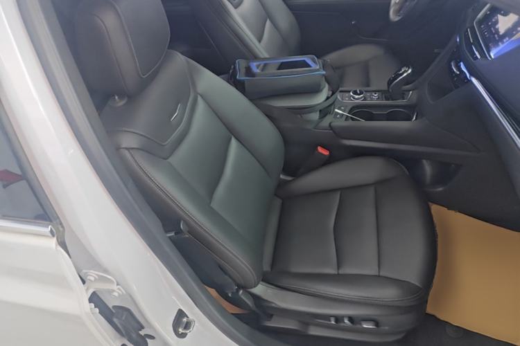 Used Cadillac XT5 2023 2.0T Two-Wheel-Drive Fashion Edition Right Front Seat