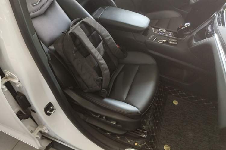 Used Cadillac XT5 2023 2.0T Two-Wheel-Drive Fashion Edition Right Front Seat