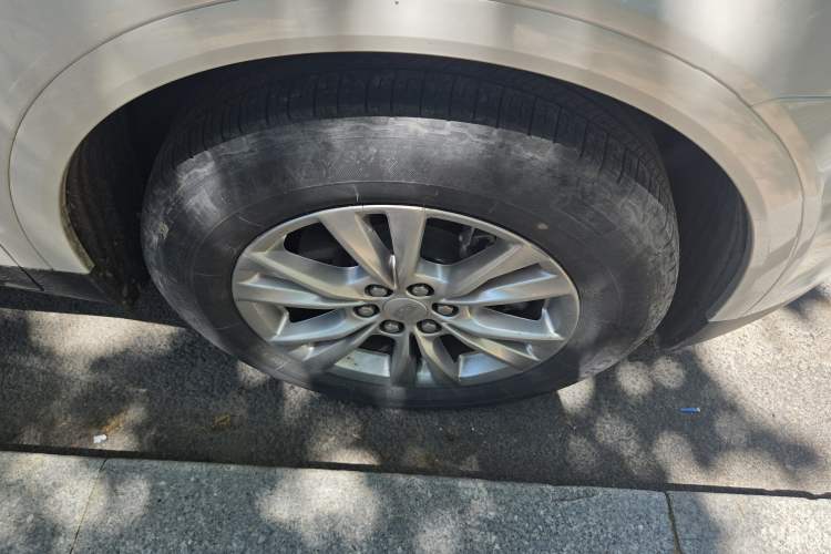 Used Cadillac XT5 2023 2.0T Two-Wheel-Drive Fashion Edition Right Front Wheel Hub