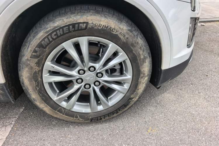 Used Cadillac XT5 2023 2.0T Two-Wheel-Drive Fashion Edition Right Front Wheel Hub