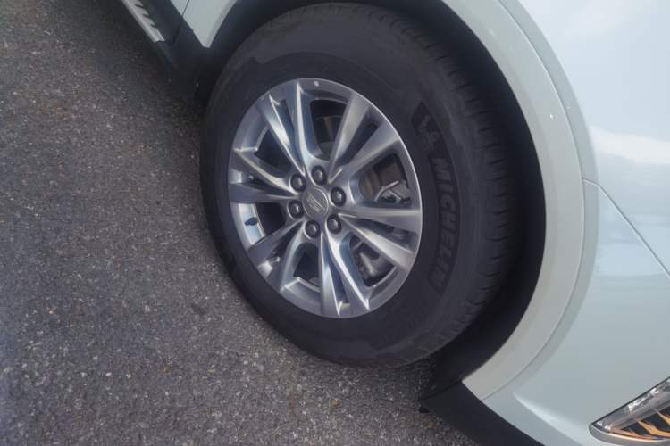 Used Cadillac XT5 2023 2.0T Two-Wheel-Drive Fashion Edition Right Front Wheel Hub