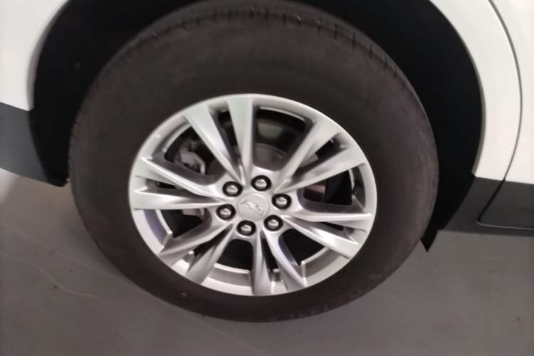 Used Cadillac XT5 2023 2.0T Two-Wheel-Drive Fashion Edition Right Rear Wheel Hub