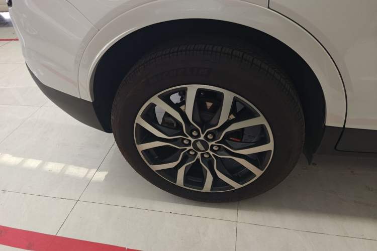 Used Cadillac XT5 2023 2.0T Four-Wheel Drive Prestige Version (Ultimate Edition) Right Rear Wheel Hub