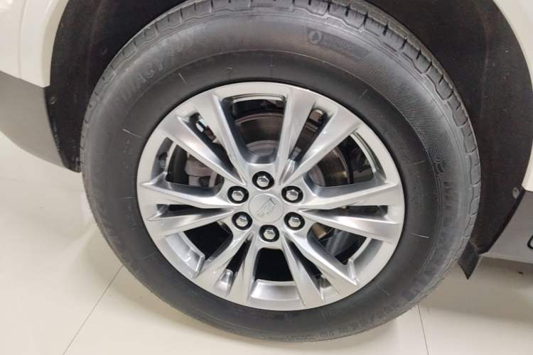 Used Cadillac XT5 2023 2.0T Two-Wheel-Drive Fashion Edition Right Rear Wheel Hub
