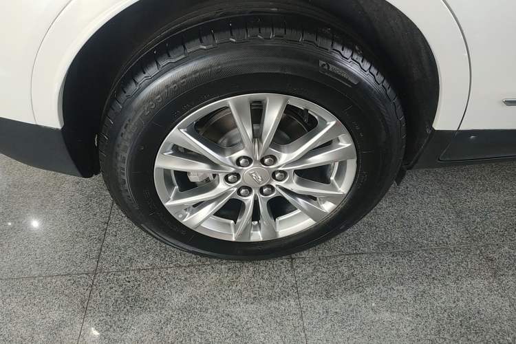Used Cadillac XT5 2023 2.0T Two-Wheel-Drive Fashion Edition Right Rear Wheel Hub