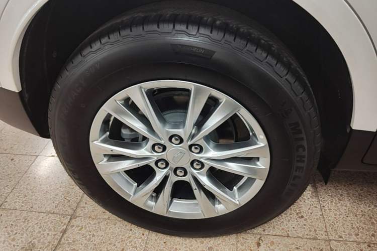 Used Cadillac XT5 2023 2.0T Two-Wheel-Drive Fashion Edition Right Rear Wheel Hub
